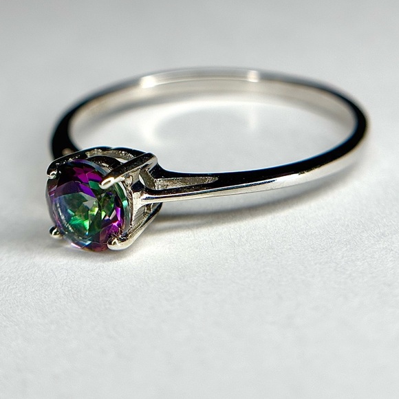 “Magic Potion” Beautiful Solitaire Mystic Topaz Ring! 💎 - SIZE (10) - Picture 7 of 11